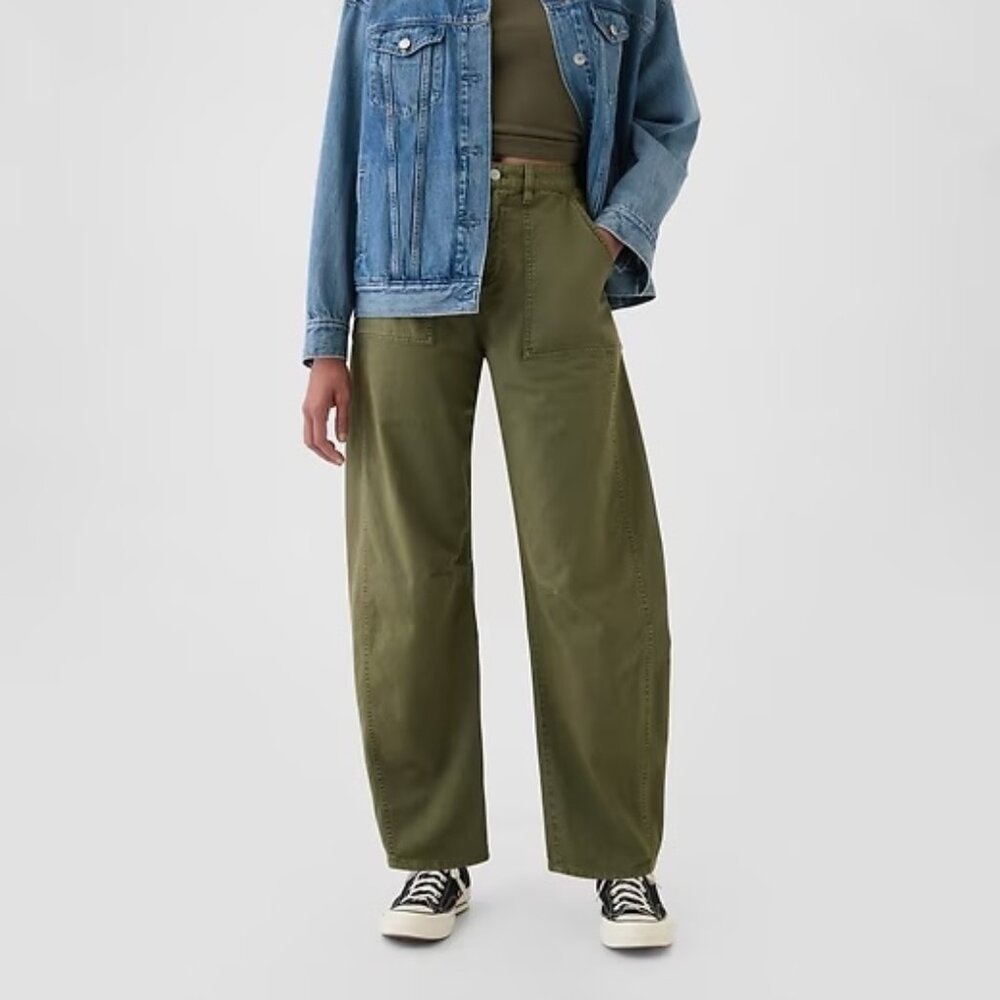 NWT Mid Rise Twill Barrel Pants in Olive